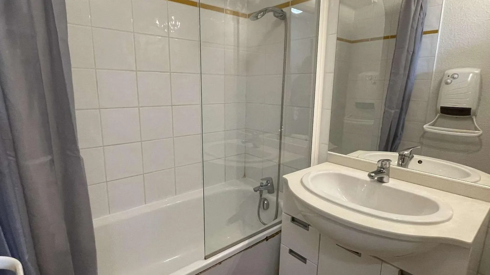 Apartment Appartement Cosy A Flumet, Pieds Des Pistes, 4 Pers., Piscine, Parking, Minibox Wifi. - Fr-1-603-75
